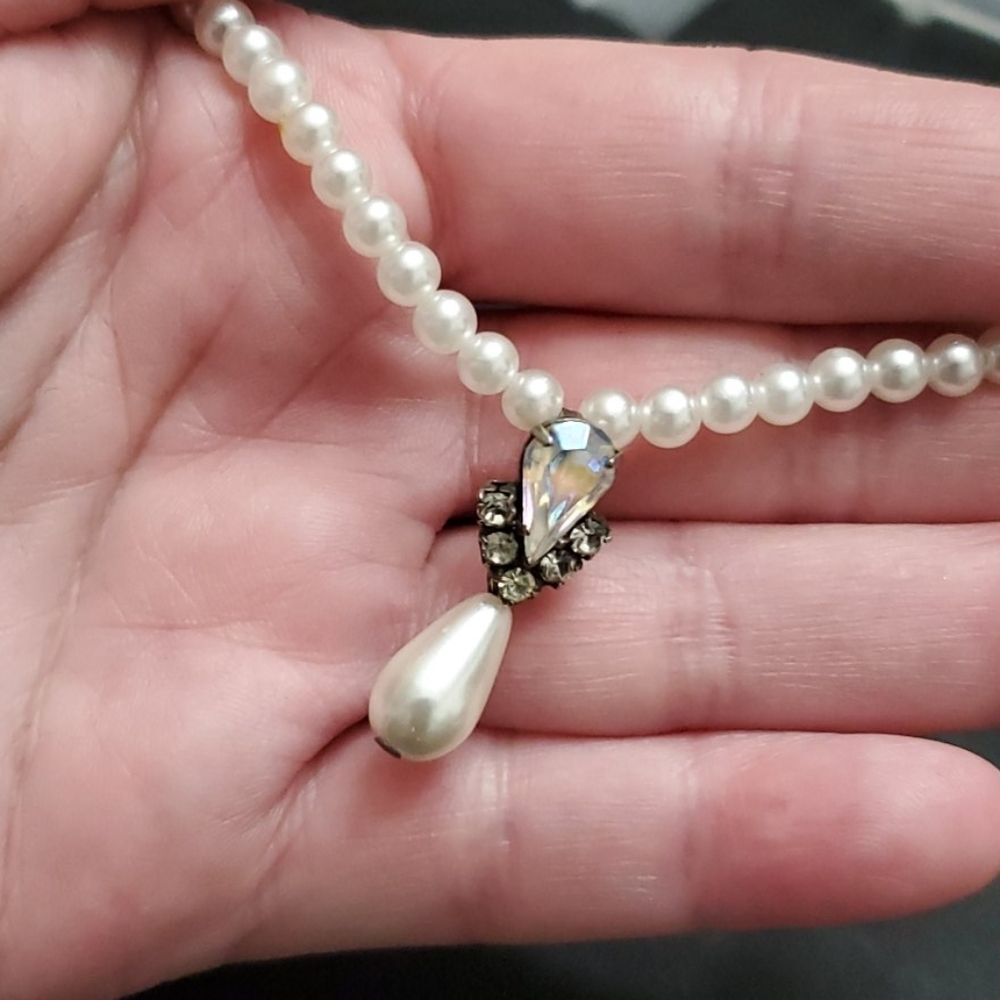 Vintage faux pearl necklace 18"